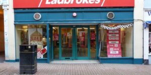 У британських букмекерів рекордно знизилась кількість клієнтів: у чому причина